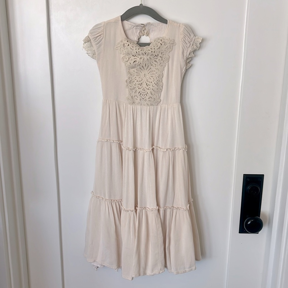 Joyfolie Little Girls cream lace dress.